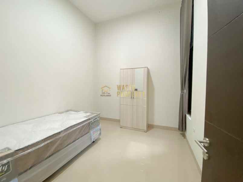 rumah cantik 2 lantai siap huni di condongcatur