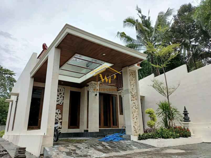 rumah cantik bonus taman cantik dan kanopi