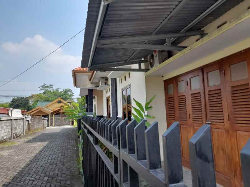 rumah cantik mewah elegan strategis di sleman