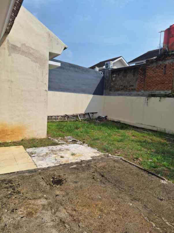 rumah cantik siap huni full rwnovasi