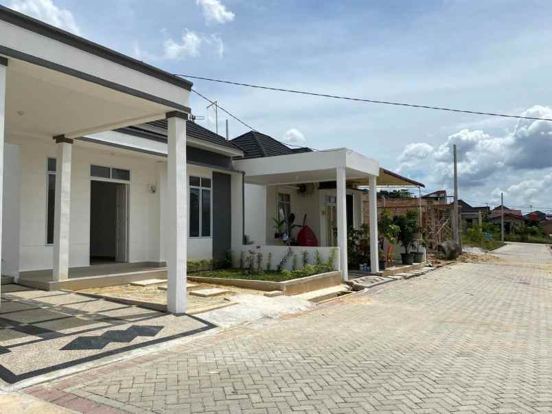 rumah cluster mewah di jalan pasir mas delima panam