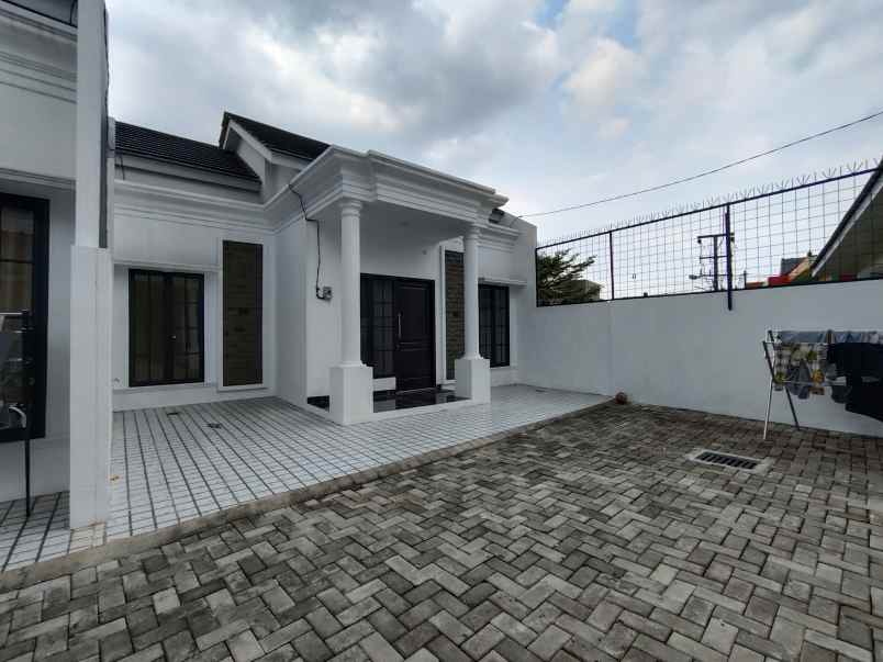 rumah dekat alun alun gdc jatimulya depok