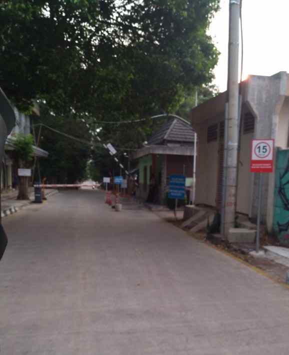 rumah di komplek anti banjir dan aman