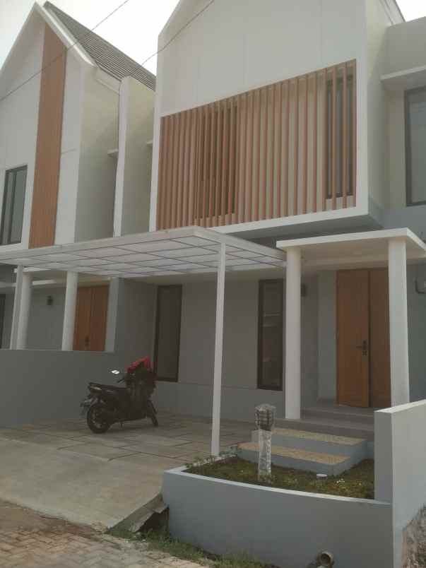 rumah dua lantai harga minimalis