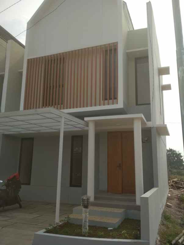 rumah dua lantai harga minimalis