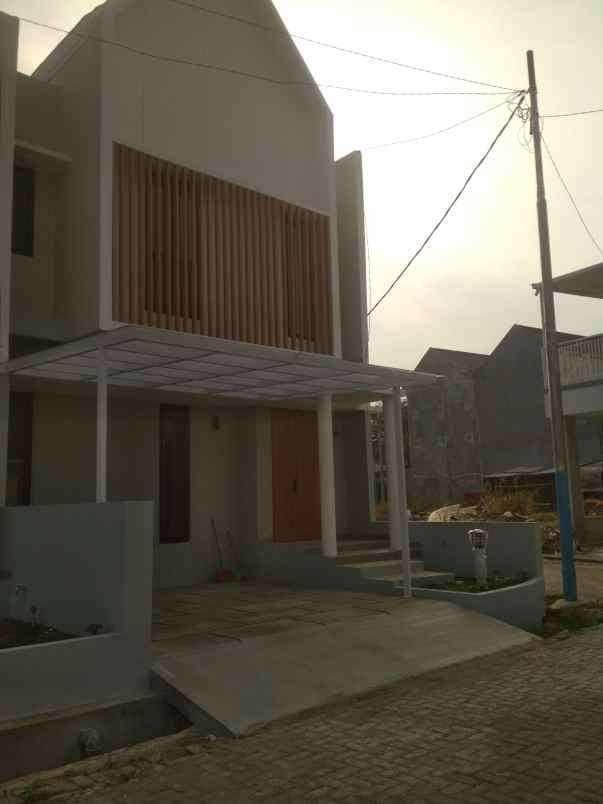 rumah dua lantai harga minimalis