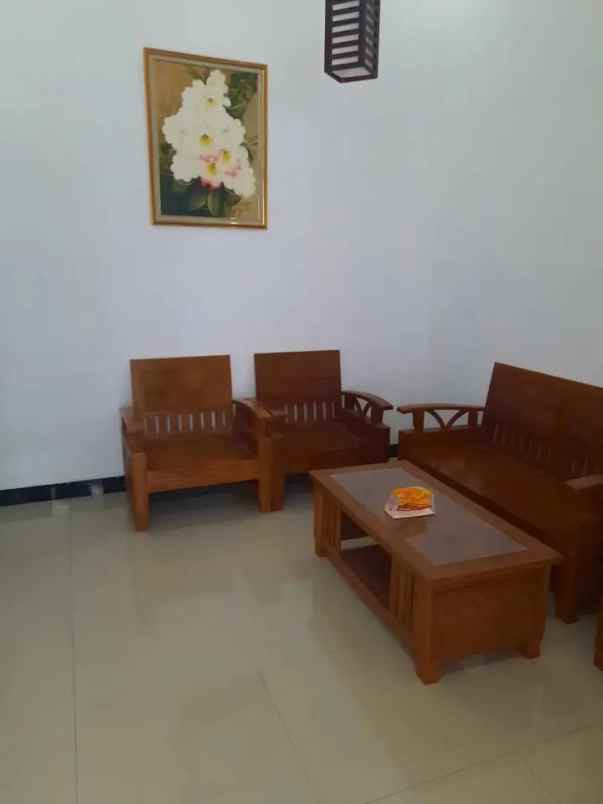 rumah hook 2 lantai di rejowinangun kota jogja