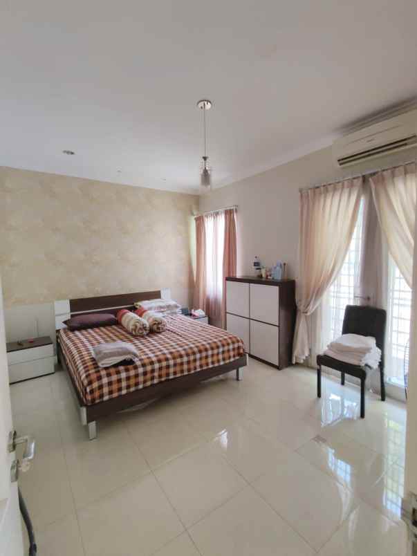 rumah hook siap huni cluster garnet summarecon serpong