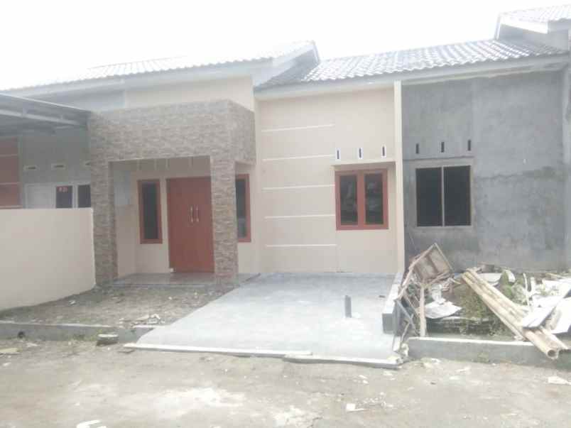 rumah jh7x pj5 kp lalang kec