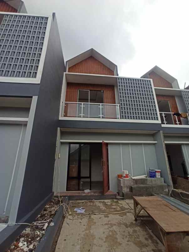 rumah keren 2 lantai di cipayung depok