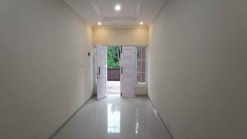 rumah lux 1 lantai dekat kantor imigrasi gdc depok