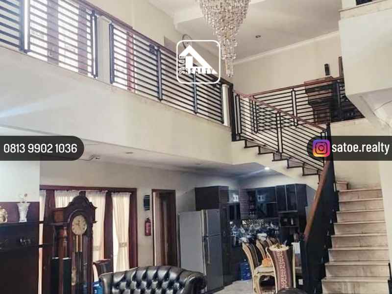 rumah megah halaman luas di area jl mampang prapatan