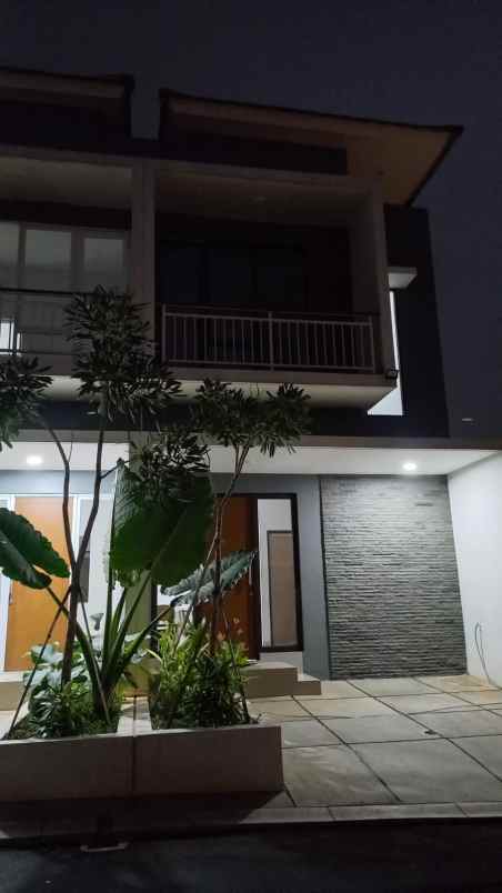 rumah mewah 2 lantai clasic tangerang selatan