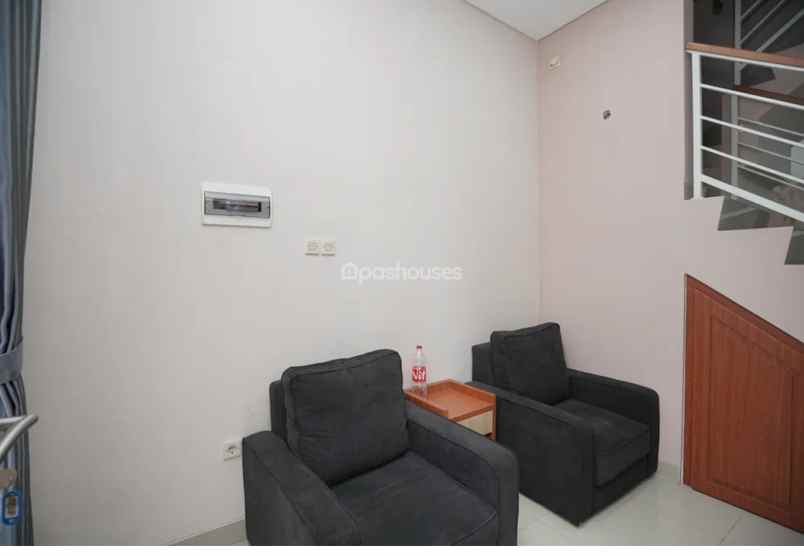 rumah mewah 2 lt full furnished dalam komplek