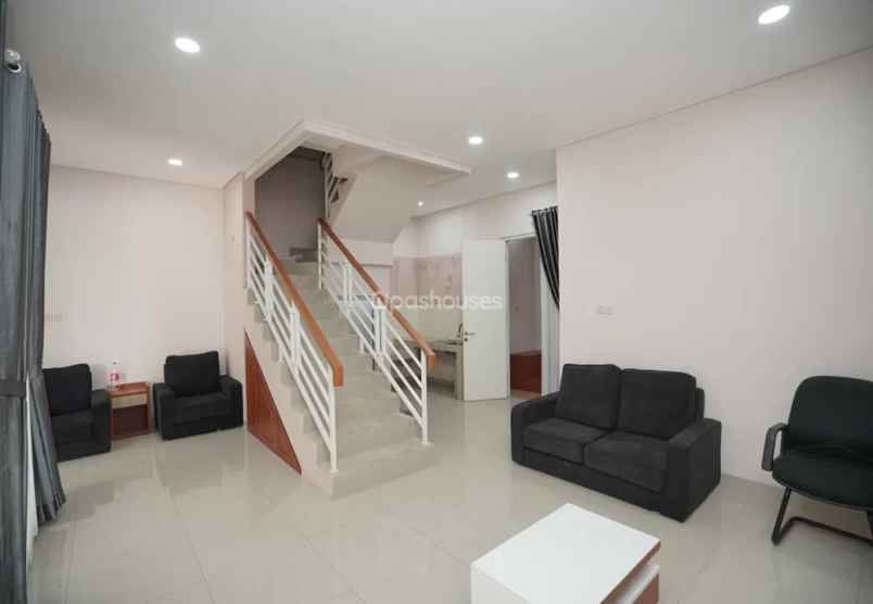 rumah mewah 2 lt full furnished dalam komplek