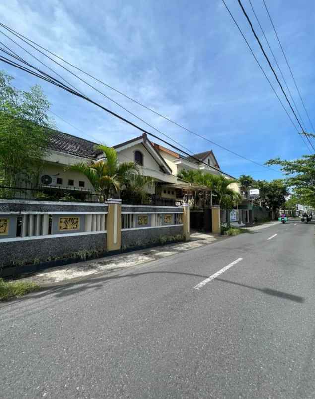 rumah mewah di bantul dekat monumen ngotho tni au