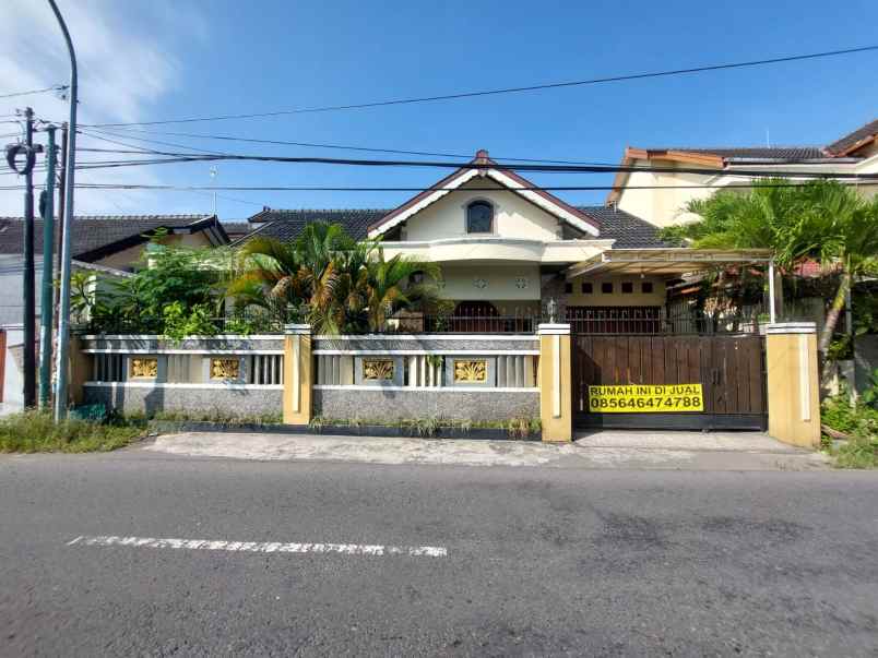 rumah mewah di bantul dekat monumen ngotho tni au