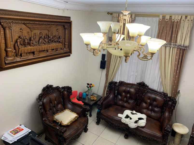 rumah mewah di taman windsor kota wisata siap huni