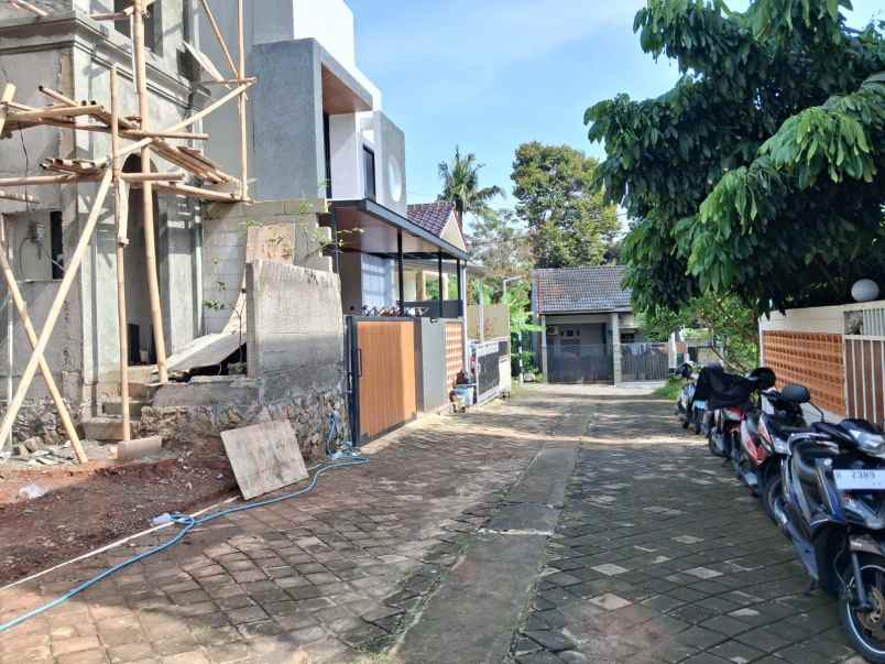 rumah mewah karangrejo banyumanik semarang