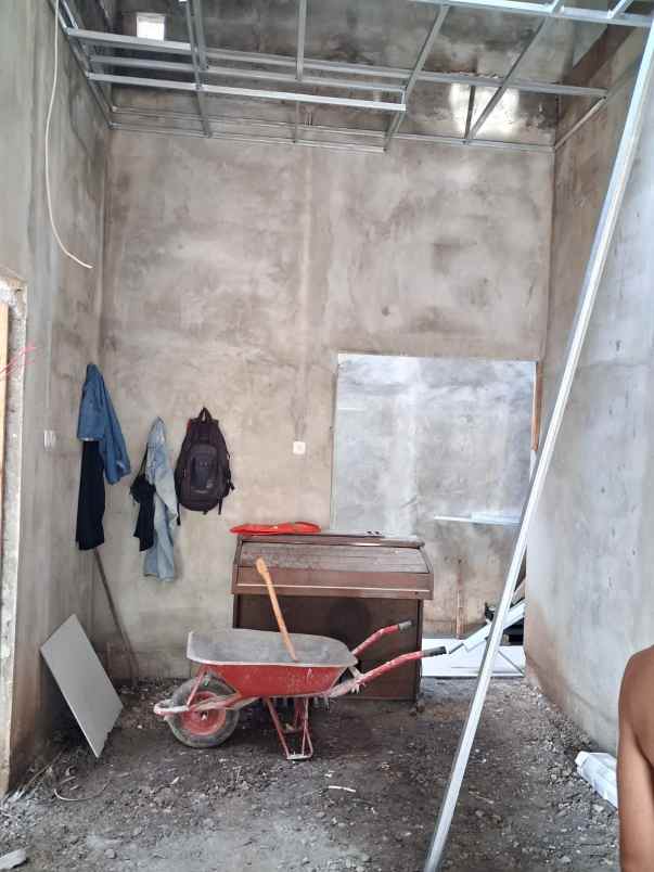 rumah mewah karangrejo banyumanik semarang