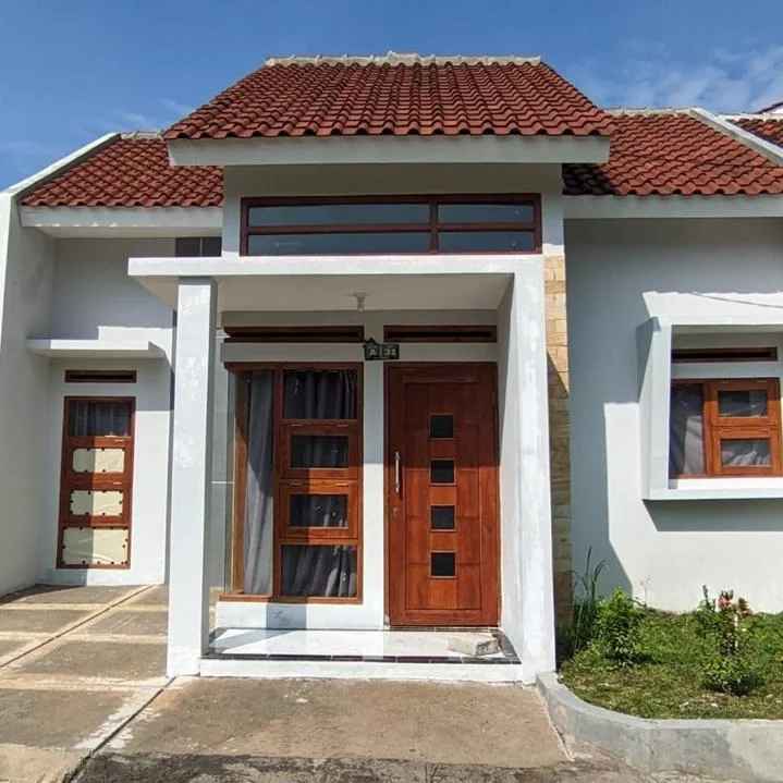 rumah minimalis berlokasi strategis