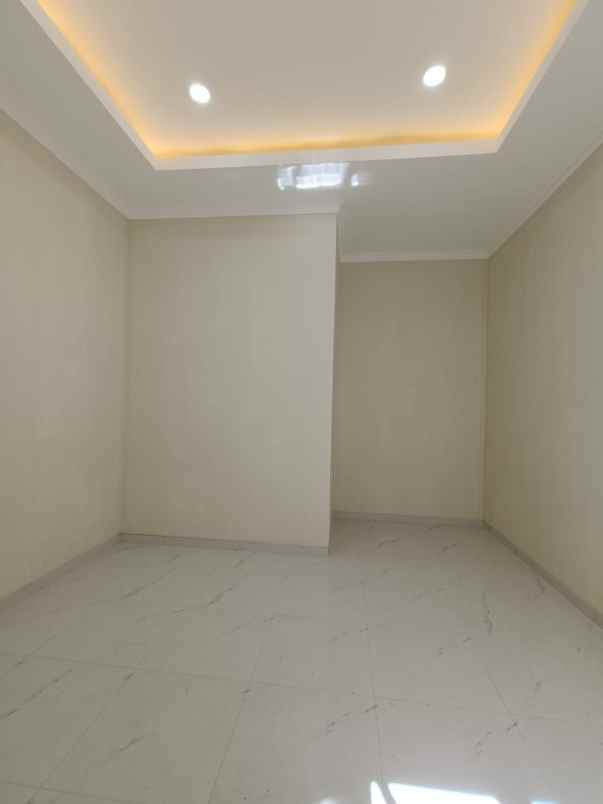 rumah minimalis gress 2lt di nginden intan unit c hook