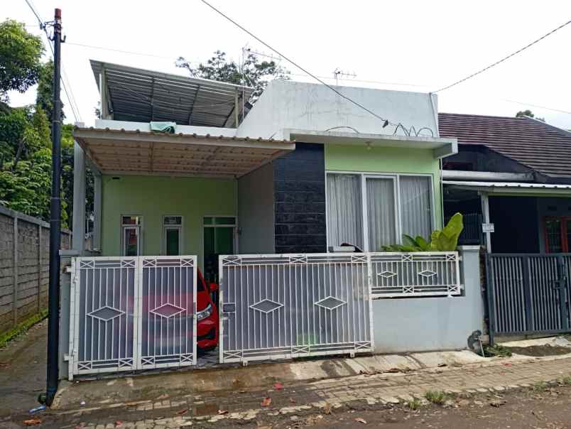 rumah minimalis kamarung siap huni