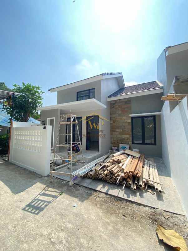 rumah minimalis modern dekat pasar godean