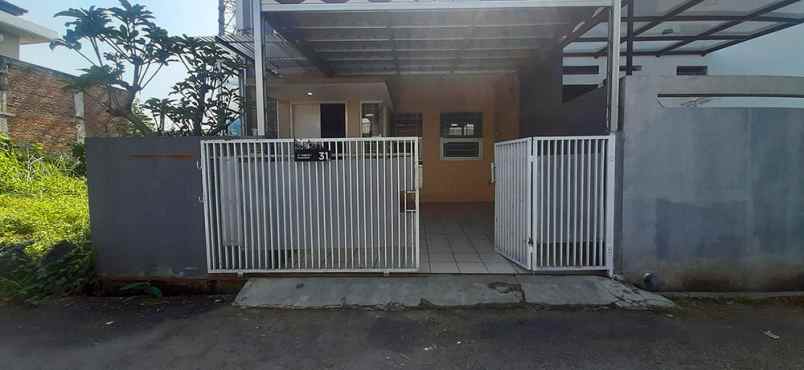 rumah minimalis modern di arcamanik bandung