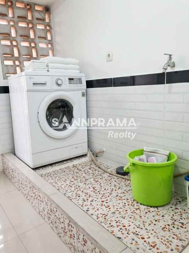 rumah minimalis strategis 5 menit ke stasiun depok