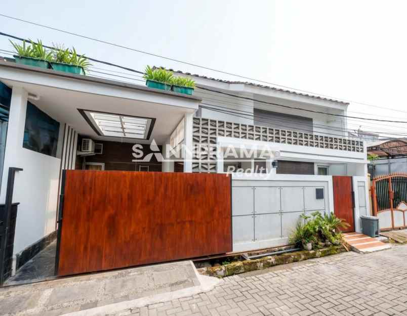rumah minimalis strategis 5 menit ke stasiun depok