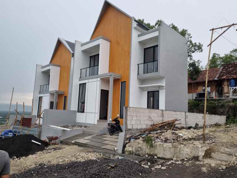 rumah modern dengan view cantik di sleman barat