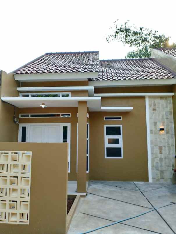 rumah modern harga ekonomis nyaman strategis