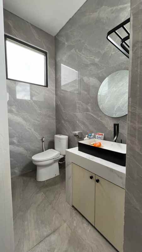 rumah modern minimalis 3 lantai rooftop hanya 2 6 m