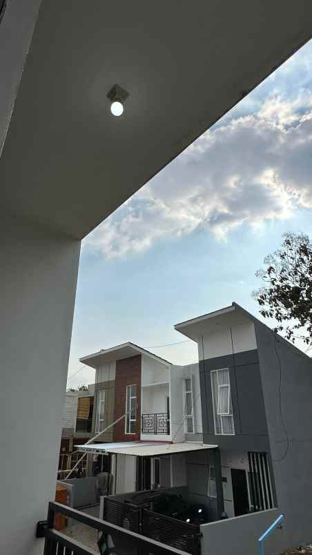 rumah modern minimalos lokasi strategis di malang