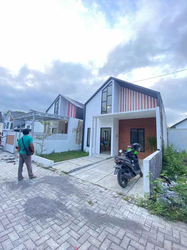 rumah modern scandinavian dekat kampus mercubuana