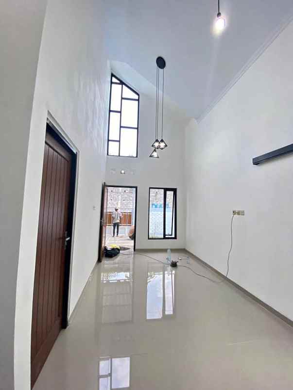 rumah modern scandinavian dekat kampus mercubuana