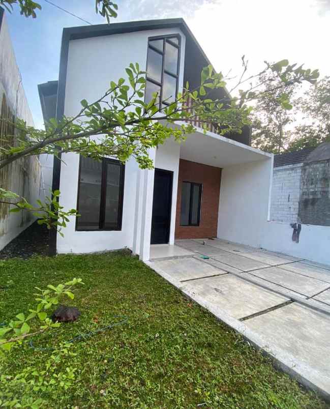 rumah modern scandinavian dekat kampus mercubuana