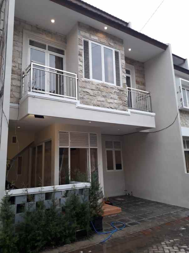 rumah modern siap huni di kusuma pinus batu