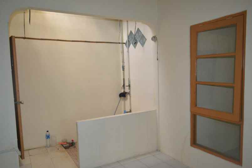 rumah nyaman lingkungan asri dekat pintu tol bsd