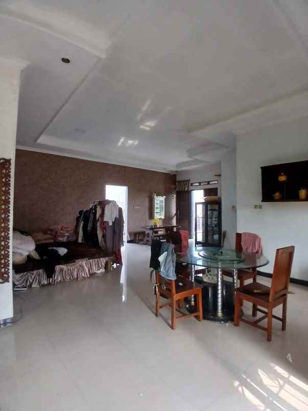 rumah pekarangan luas bonus tempat usaha di sawangan