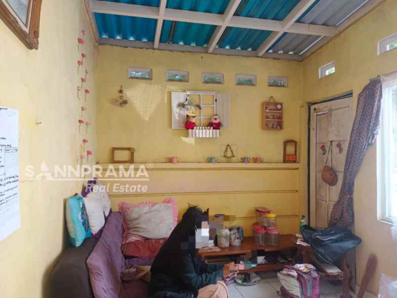 rumah second 3 kamar di anyelir kalimulya rn tami