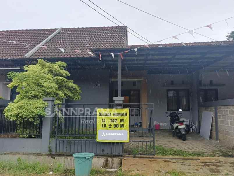 rumah second tanah luas di sawangan permai depok rhmn