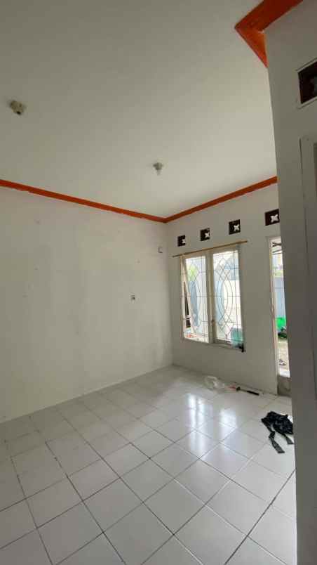 rumah second terawat di poin mas rangkapan jaya depok