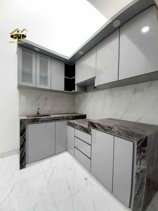 rumah siap huni modern minimalis jagakarsa