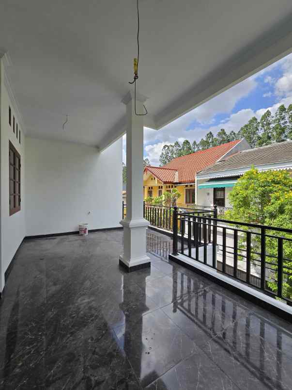 rumah strategis dalam komplek di duren sawit jaktim