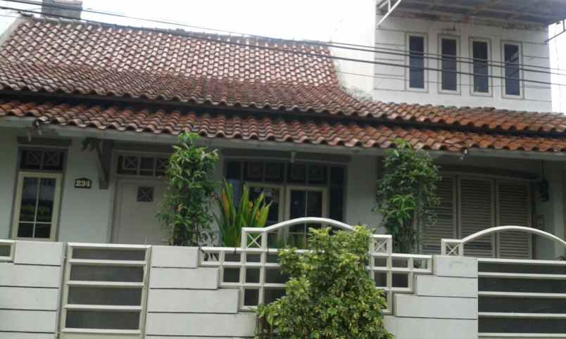 rumah strategis jl ciledug garut