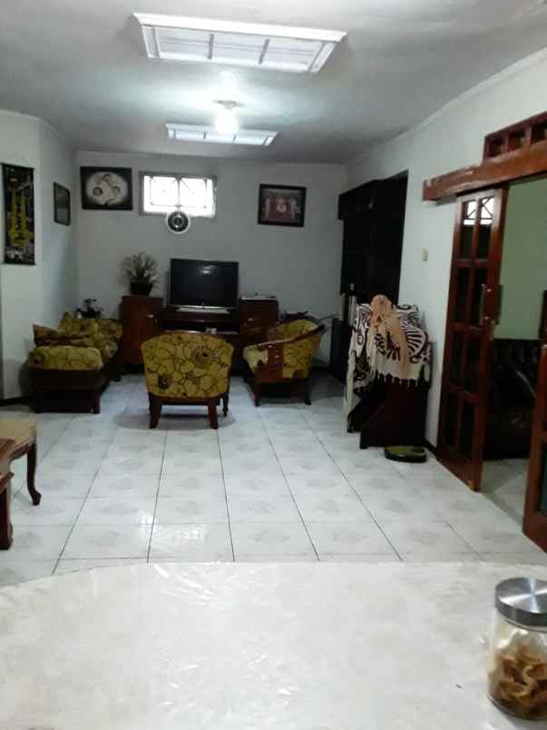 rumah strategis jl ciledug garut