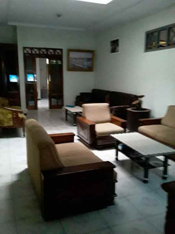 rumah strategis jl ciledug garut