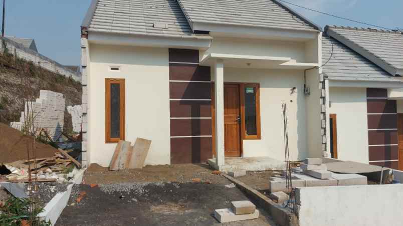 rumah subsidi modern di wagir